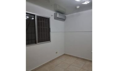 VENDO HERMOSA CASA EN LA 24 DE DICIEMBRE, URB PALO ALTO 3REC 2BA