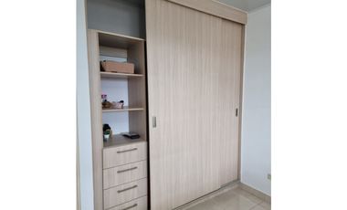 VENDO HERMOSA CASA EN LA 24 DE DICIEMBRE, URB PALO ALTO 3REC 2BA