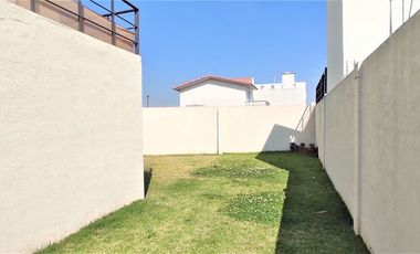 Renta Casa Amueblada en Villas del Campo Calimaya