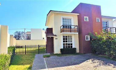 Renta Casa Amueblada en Villas del Campo Calimaya