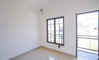 Rumah SHM 2 Lt Hadap Timur 10 Mnt ke RS Citra Medika Depok J-34093