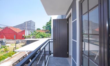 Rumah SHM 2 Lt Hadap Timur 10 Mnt ke RS Citra Medika Depok J-34093