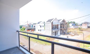 Rumah SHM 2 Lt Hadap Timur 10 Mnt ke RS Citra Medika Depok J-34093