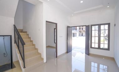 Rumah SHM 2 Lt Hadap Timur 10 Mnt ke RS Citra Medika Depok J-34093