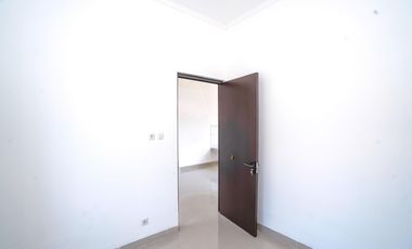 Rumah SHM 2 Lt Hadap Timur 10 Mnt ke RS Citra Medika Depok J-34093
