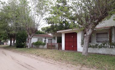 Venta de casa con departamento