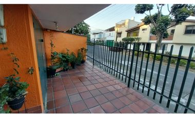 CASA VENTA SANTA MONICA MEDELLN UNIFAMILIAR  Y ESQUINERA