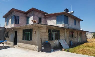 Venta casa en San Juan la Isla Rayon, con un jardín de 500 m2, aprox. con todos los servicios