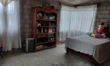 Venta casa en San Juan la Isla Rayon, con un jardín de 500 m2, aprox. con todos los servicios