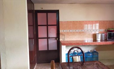 Venta casa en San Juan la Isla Rayon, con un jardín de 500 m2, aprox. con todos los servicios