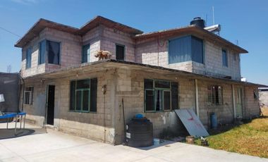 Venta casa en San Juan la Isla Rayon, con un jardín de 500 m2, aprox. con todos los servicios