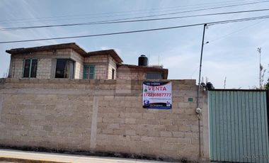 Venta casa en San Juan la Isla Rayon, con un jardín de 500 m2, aprox. con todos los servicios