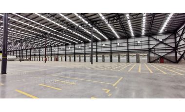 ARRIENDA BODEGA 18000 M2 UBICADA EN MOSQUERA