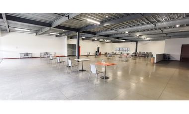 ARRIENDA BODEGA 18000 M2 UBICADA EN MOSQUERA