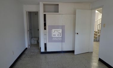 COD. 5753 - SE ARRIENDA CASA - BARRIO: CONUCOS