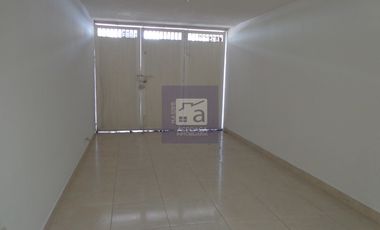 COD. 5753 - SE ARRIENDA CASA - BARRIO: CONUCOS