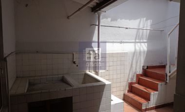 COD. 5753 - SE ARRIENDA CASA - BARRIO: CONUCOS