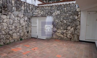 COD. 5753 - SE ARRIENDA CASA - BARRIO: CONUCOS