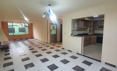 casa en arriendo en la castellana. Cod A7225901