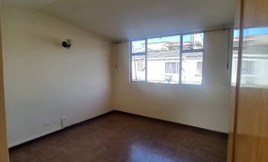 casa en arriendo en la castellana. Cod A7225901