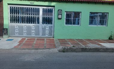 casa en arriendo en la castellana. Cod A7225901