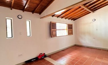 finca en arriendo en hato viejo. Cod A9433113