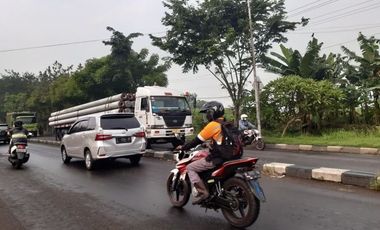 Tanah di raya krian luas 6750 m bisa ut gudang harga hanya 2 jt per mtr truk 26 feet bisa lewat