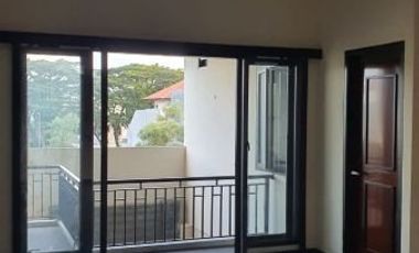 Disewa Rumah Woodland Citraland, Minimalis , Surabaya Barat