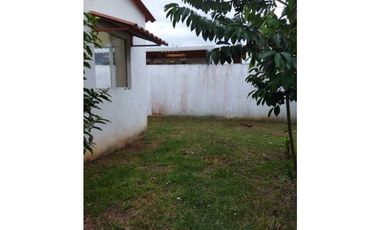 ALQUILO Y VENDO CASA LAS ARBOLEDAS, CLUSTER LOS AVELLANOS