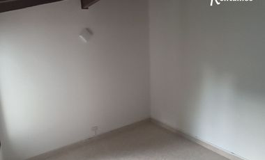 casa en arriendo en las lomas poblado. Cod A775443