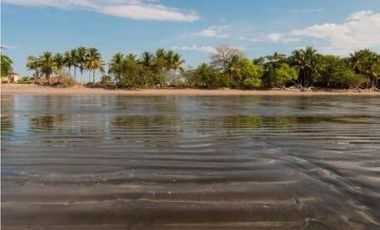 VENDO TERRENO EN BELLA VISTA PRÓXIMO A PLAYA EL NANZAL CHIRIQU