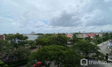 Apartemen St. Moritz Puri