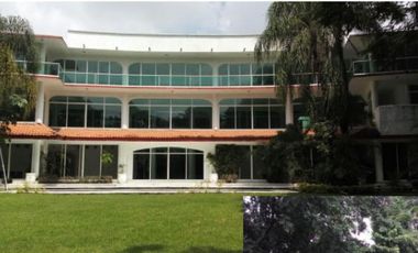 Se renta corporativo con excelente ubicacion, ideal para escuela u oficinas