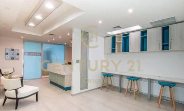 ARRIENDO OFICINA SEMI AMOBLADA EN EDIFICIO NEO CENTRO – IDEAL CENTRO MÉDICO