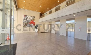 ARRIENDO OFICINA SEMI AMOBLADA EN EDIFICIO NEO CENTRO – IDEAL CENTRO MÉDICO