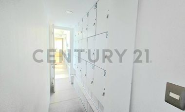 ARRIENDO OFICINA SEMI AMOBLADA EN EDIFICIO NEO CENTRO – IDEAL CENTRO MÉDICO