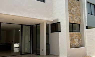 Casa en venta al norte de Mérida en privada zona Cittadela