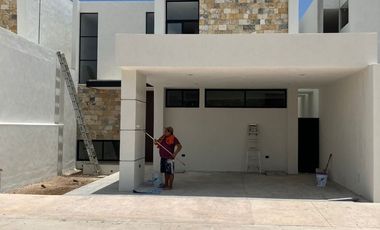 Casa en venta al norte de Mérida en privada zona Cittadela