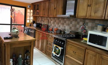 Venta casa en dos planatas 3 dorm. 3 baños 1 en suite, garaje.