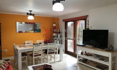 Venta casa en dos planatas 3 dorm. 3 baños 1 en suite, garaje.