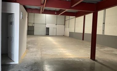 SE ALQUILA BODEGA  EN MAÑANITAS >>430 MT2<<