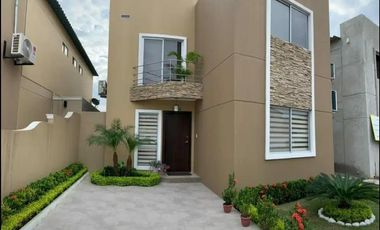 ALQUILO CASA DE 3 HABITACIONES EN LA JOYA