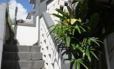 RUMAH SECOND SIAP HUNI LANTAI 4 HARGA MURAH DI DENPASAR BALI