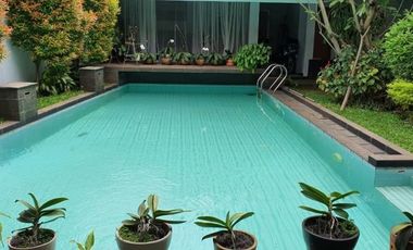 Rumah Mewah ada Swimming Pool Semi Furnish di Bintaro Jaya - Gb 4686