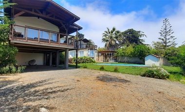 Casa en venta de 7 dorm. en Los Vilos