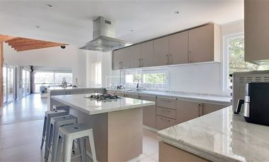 Casa en venta de 7 dorm. en Los Vilos