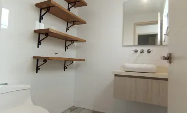 casa en arriendo en la riviera. Cod A400854