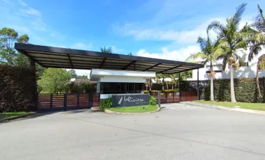 casa en arriendo en la riviera. Cod A400854