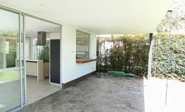 casa en arriendo en la riviera. Cod A400854