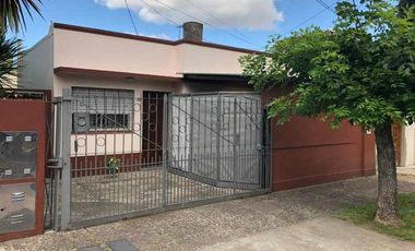 Casa PH en venta en Lanus Este